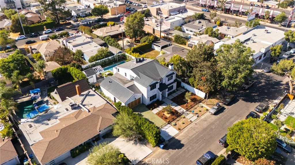 5131 Strohm Avenue, Toluca Lake, California 91601 home-pic-66